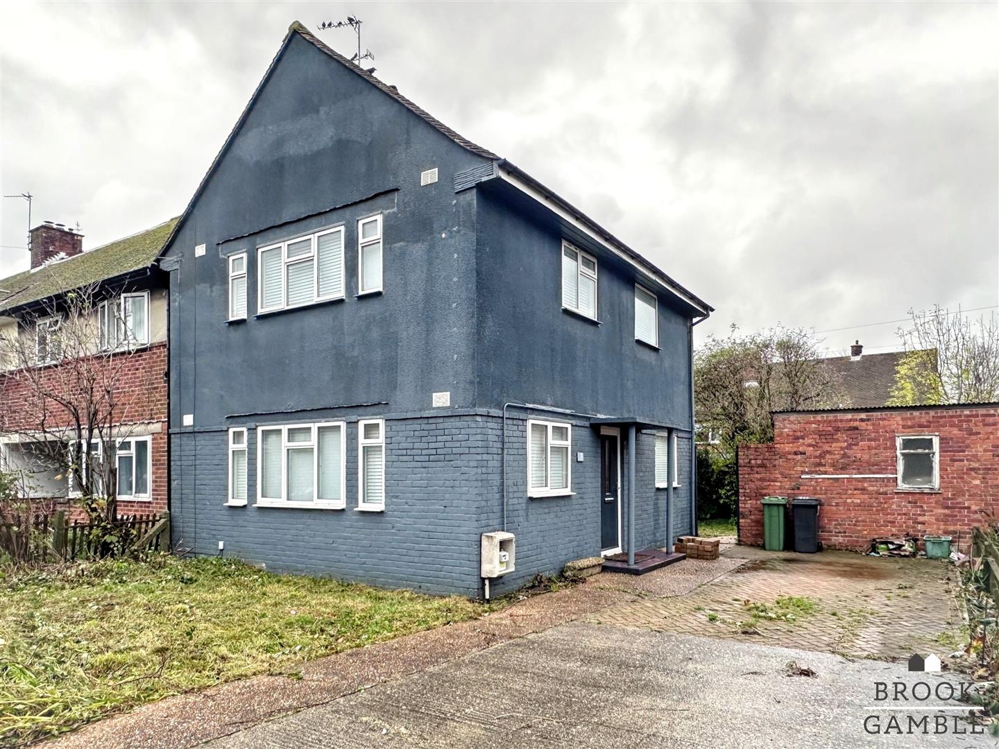 3 Bedroom House - End Terrace for Sale: £1,500. Avard Crescent in Eastbourne, East Sussex